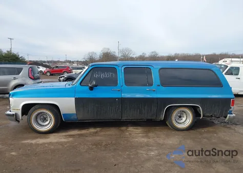 1991 GMC Suburban R15 Conventional z USA, uszkodzony, nr VIN 1GKER16K9MF516424